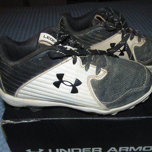 Under Armour youth baseball cleats - size 13K